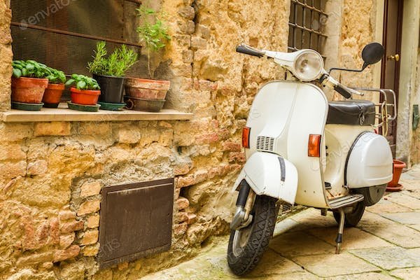 A la découverte des scooters Piaggio : quelle est leur histoire, leur gamme de produits et leurs avantages ?